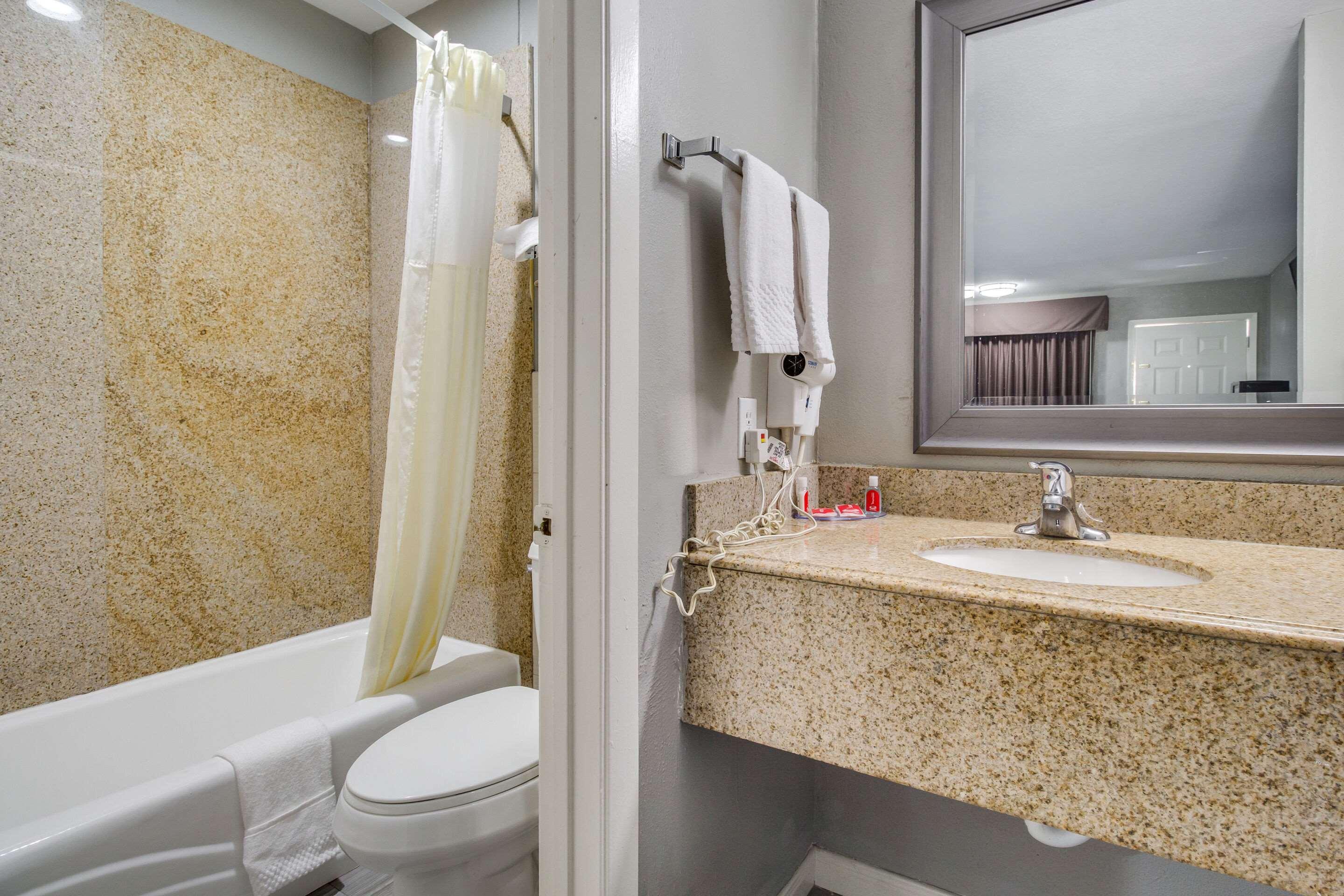 Econo Lodge Houston Brookhollow מראה חיצוני תמונה