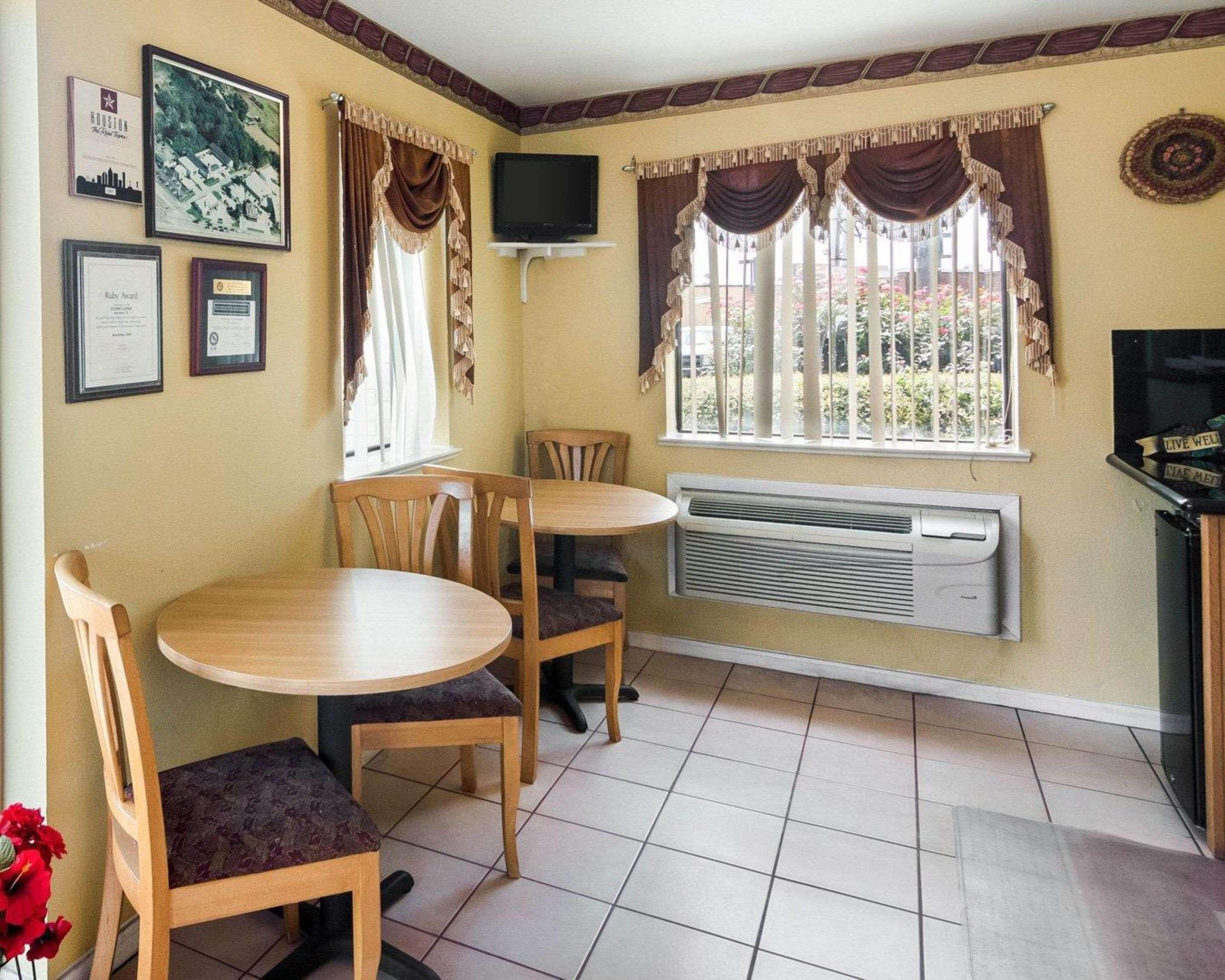 Econo Lodge Houston Brookhollow מראה חיצוני תמונה