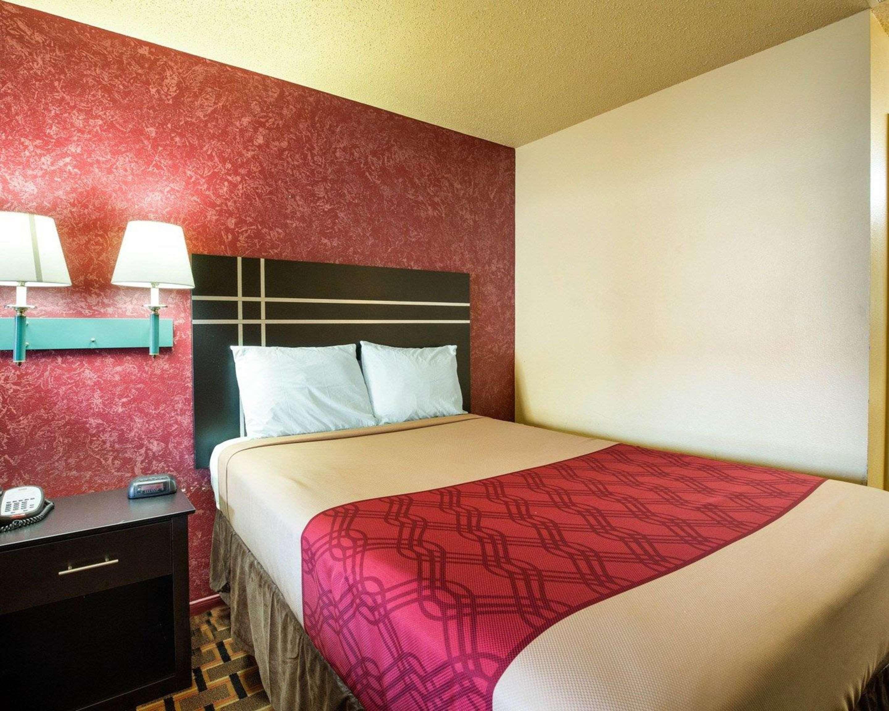 Econo Lodge Houston Brookhollow מראה חיצוני תמונה